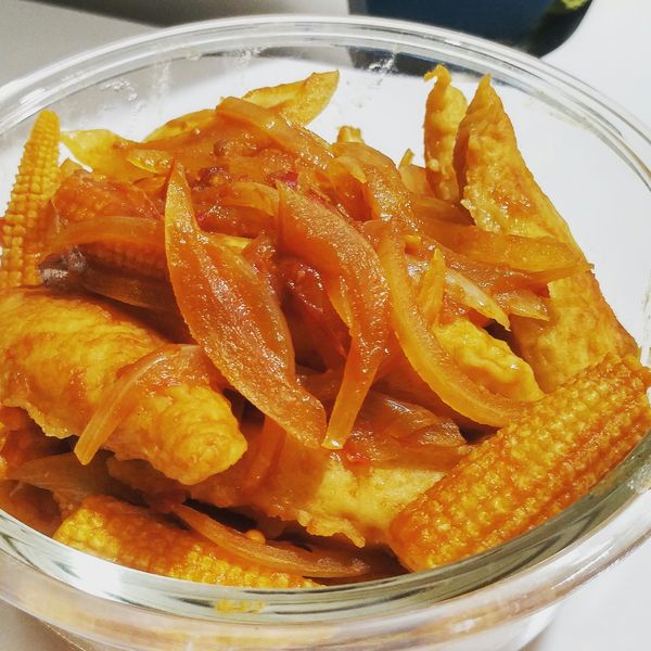 甜辣洋蔥炒甜不辣 : Vivi Chiu一起做