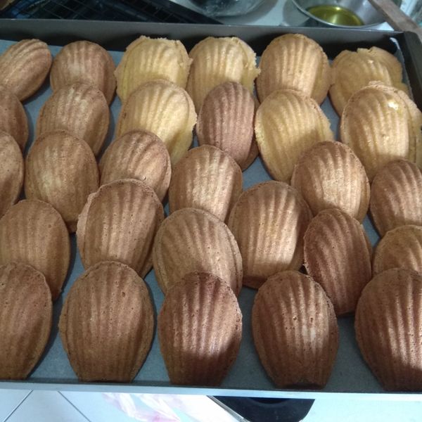 法式檸檬瑪德蕾蛋糕:大洪 一起做