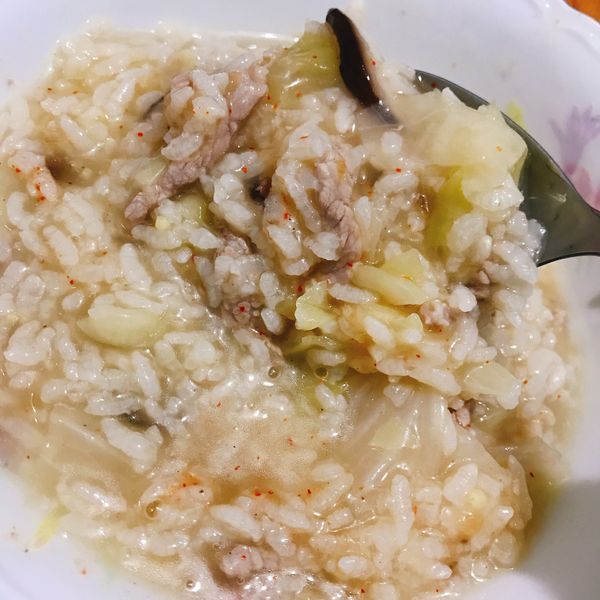 高麗菜鹹粥：湯湯 一起做