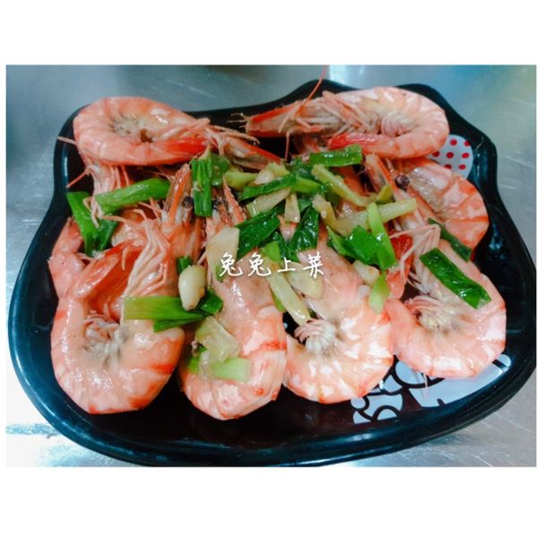 蔥爆大明蝦，味道鮮美肉質彈牙 : 兔兔上菜一起做