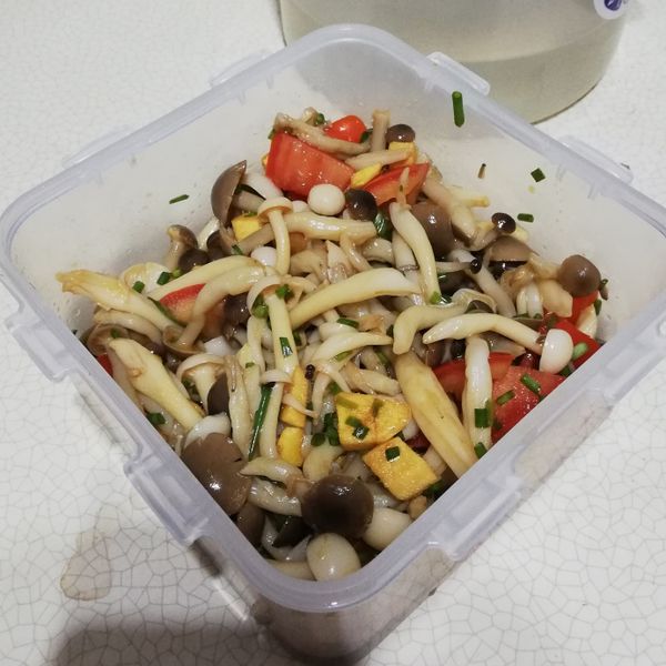 蒜味涼拌鮮菇 15分鐘開胃菜 : 葉昕一起做