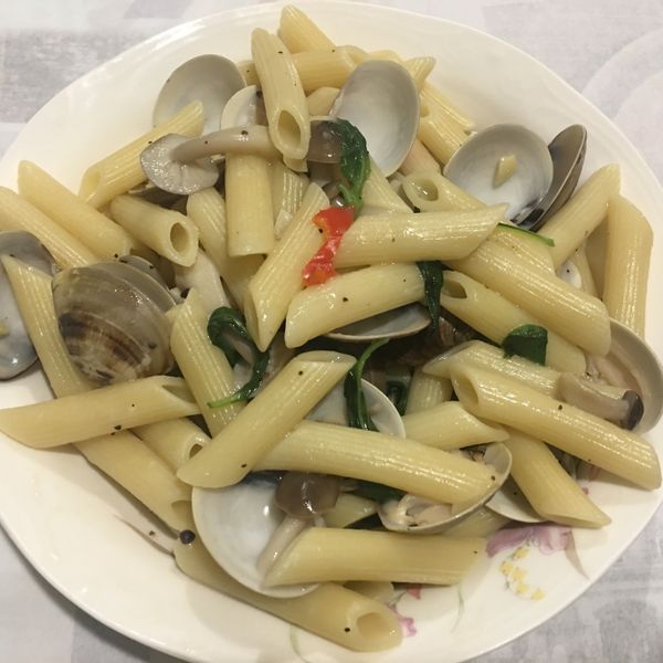 蒜香蛤蜊義大利麵：Cha Ying Lin 一起做