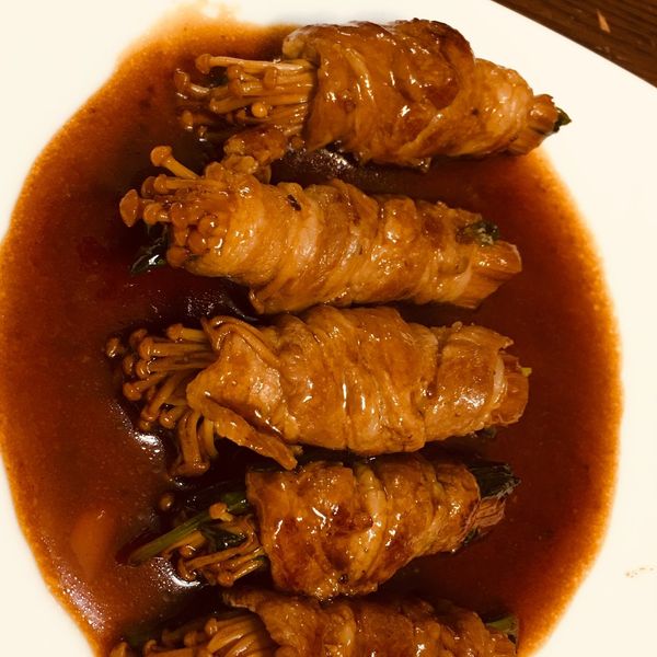 👩🍳日式豬肉金針菇韭菜捲:小黑 一起做