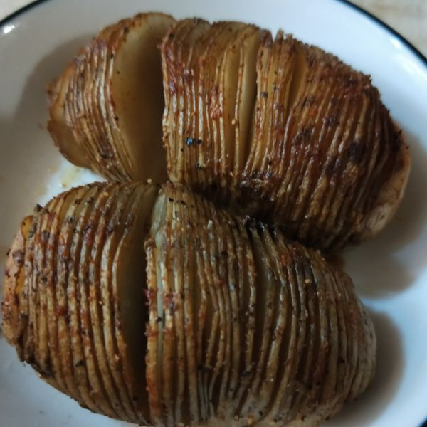 [阿妮塔♥yummy] 手風琴馬鈴薯。(烤箱)：doris 一起做