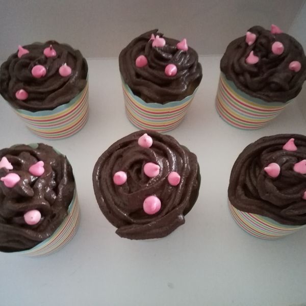 金莎巧克力杯子蛋糕 : sherley一起做