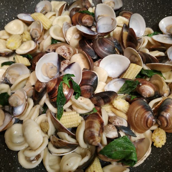 蒜香蛤蠣義大利麵 : 花魚一起做