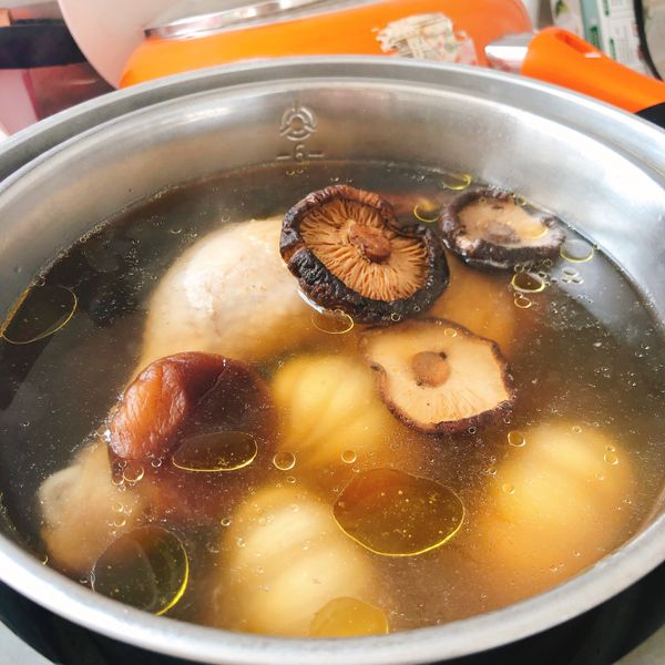 Mimi♥山藥大蒜雞湯：LuLu 一起做