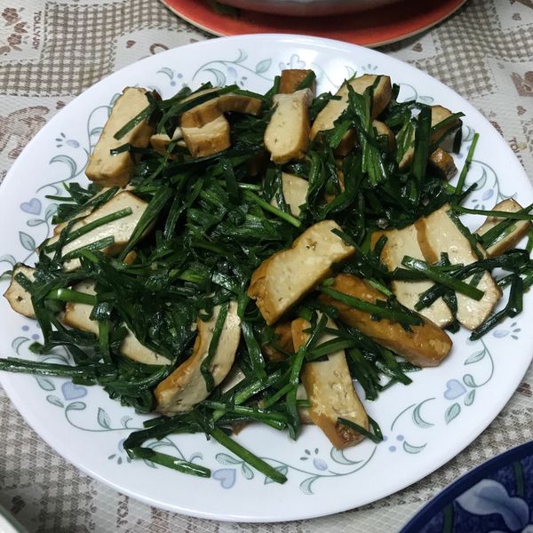 韭菜花炒豆干🌼🌼：高怡鈴 一起做