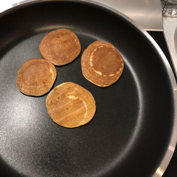 超簡單快速香蕉煎餅（寶寶手指食物）：Meikity 一起做