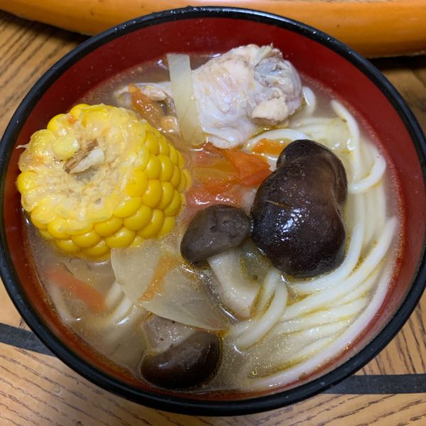 蒜香番茄雞湯麵：艾瑪 一起做