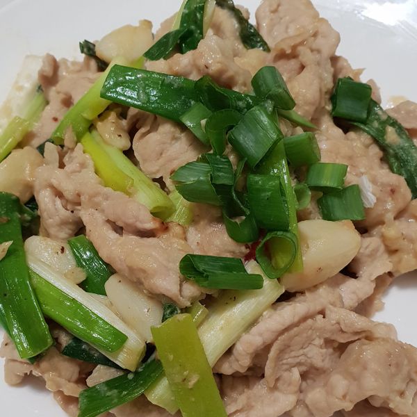 (影音) 蔥爆豬肉 : 琦琦一起做
