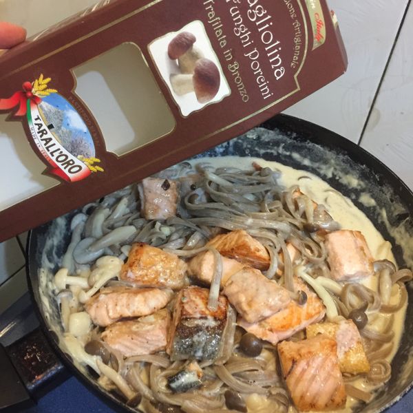 蒜香白醬鮭魚義大利麵 - 完美白醬比例：Lena Wu 一起做