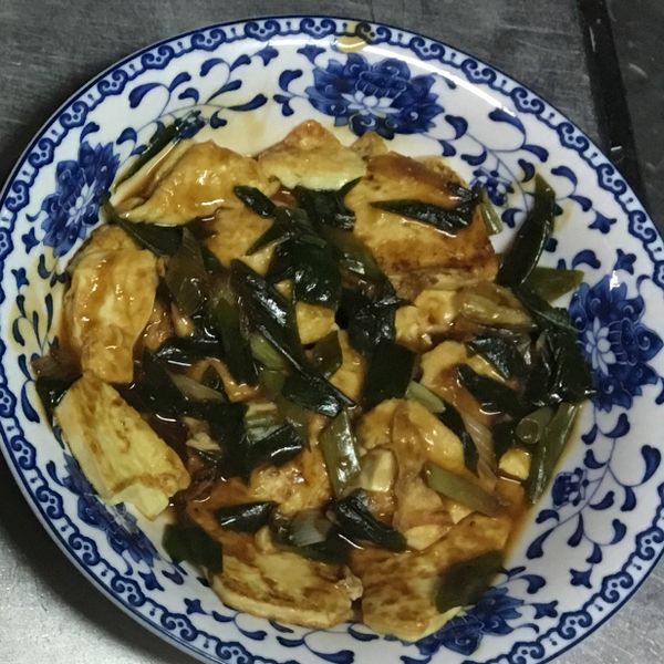 簡易紅燒豆腐 🍱
新手。家常菜。晚餐 : 楊惠媜一起做