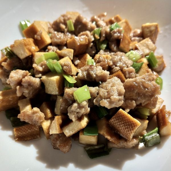 豆干炒肉絲：王翔 一起做