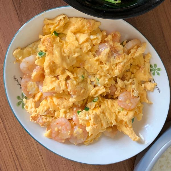 鮮奶滑蛋炒蝦仁
家常菜🌸10分鐘上桌：曾品瑜 一起做