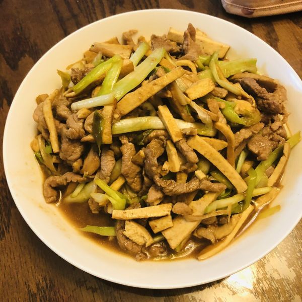 豆干炒肉絲：Che-Ching Lu 一起做