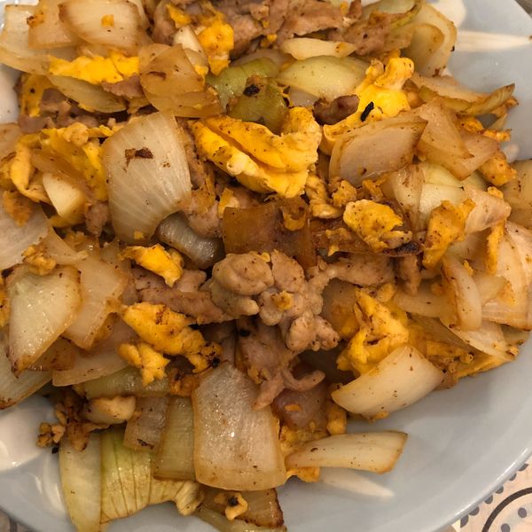 洋蔥蛋炒肉絲：Grace Pan 一起做