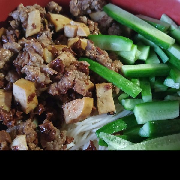 炸醬麵：Tsai-Ling Chen 一起做