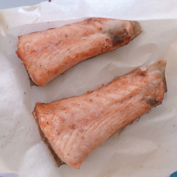 海鹽烤鮭魚💥家常菜
氣炸鍋15分鐘搞定：HML 一起做