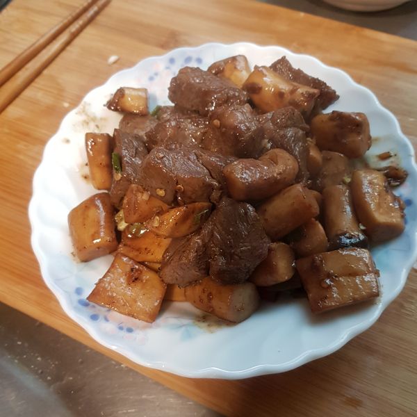 辣炒杏鮑牛肉粒【影片】:Shan Syu 一起做