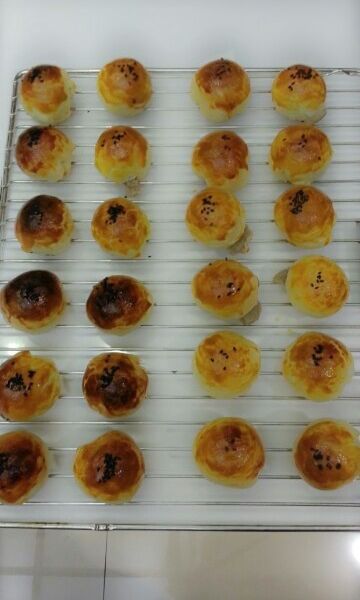 ღ小吟愛做菜ღ 蛋黃酥(30粒) : 劉梅珍一起做