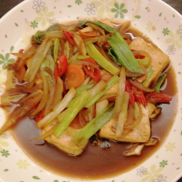 紅燒鐵板豆腐：以食為樂趣的料理人妻 一起做