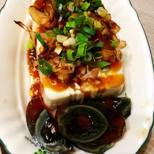 涼拌皮蛋豆腐 : 黃妤涵一起做