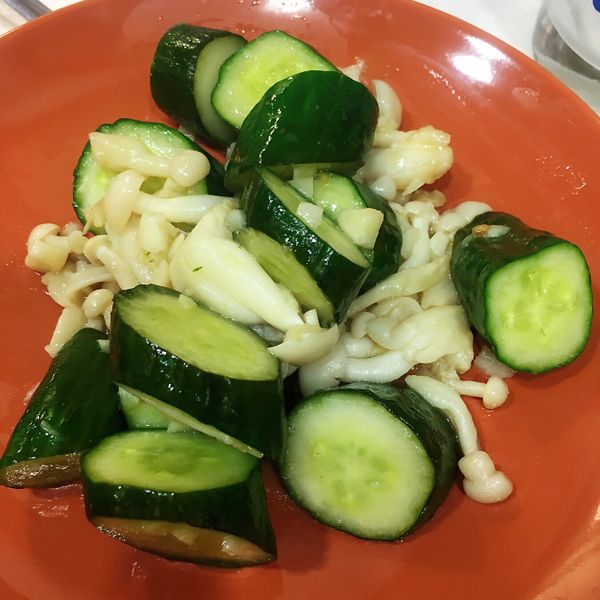 雪白菇炒小黃瓜:Denise Chen 一起做