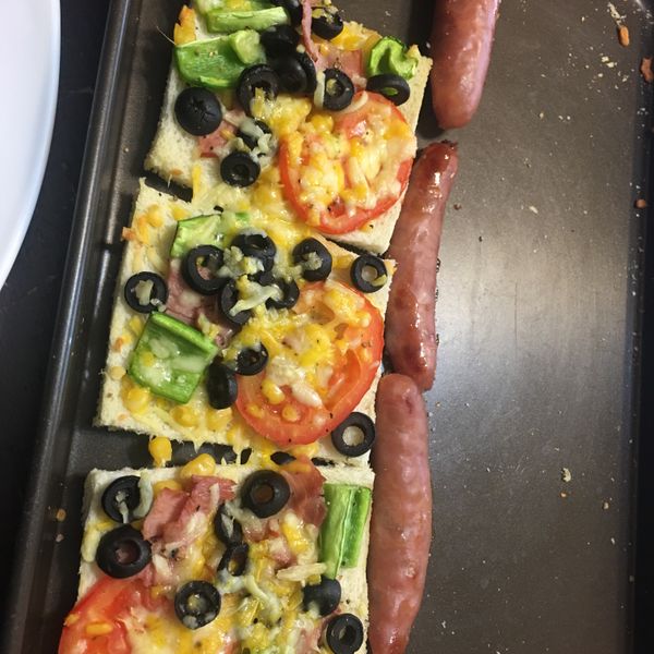 吐司披薩：小黑 一起做