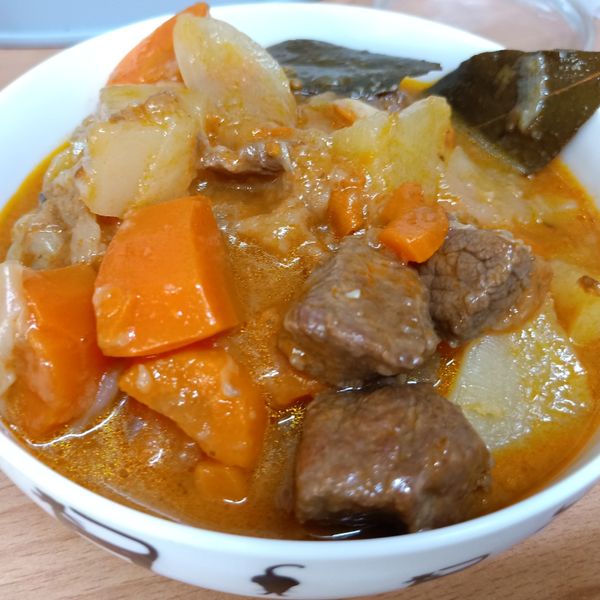 番茄燉牛肉【家常料理】【電子鍋料理】 : Sunny Hsiao一起做