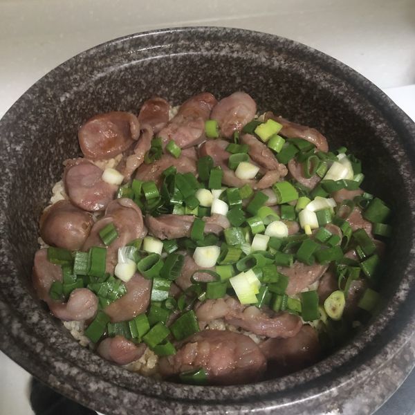 蒜味香腸糙米飯(一鍋到底):Fei-Chia Huang 一起做