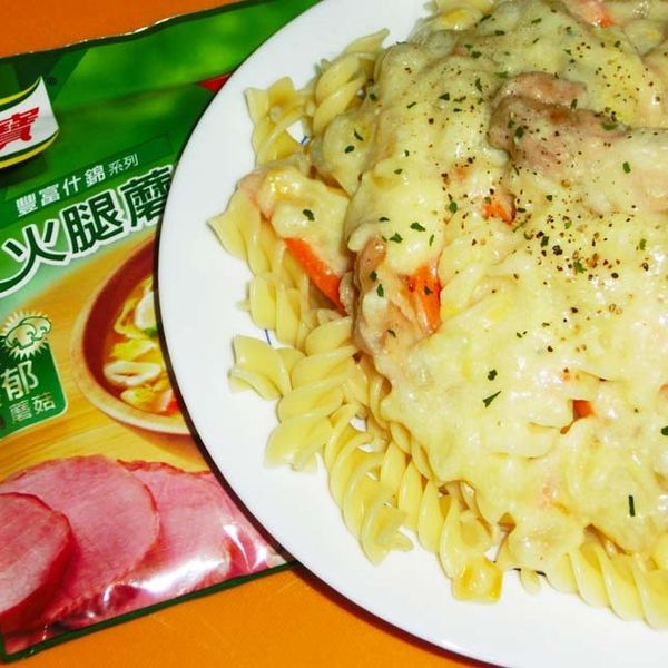 【康寶_就是醬美味】 白醬義大利麵：Esther Liu 一起做