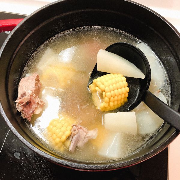 玉米蘿蔔排骨湯：Olivia Lin 一起做