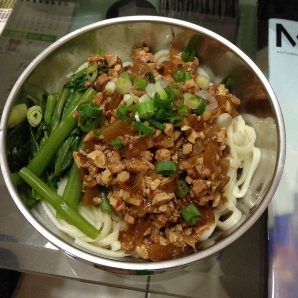 香噴噴炸醬麵：Chloe Chou 一起做