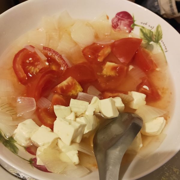 [減肥食譜] 洋蔥番茄清湯 : 葉美月一起做