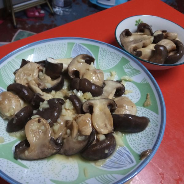 | 陳媽媽 | 奶油炒松本茸 : QQ麻的全家人廚房一起做