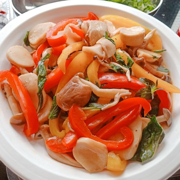 減醣午餐組合之三杯豆腐菇菇時蔬 : 凱莉飄飄一起做