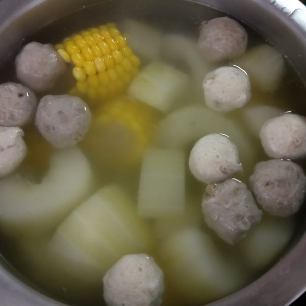 大黃瓜玉米貢丸湯 : 辰辰一起做