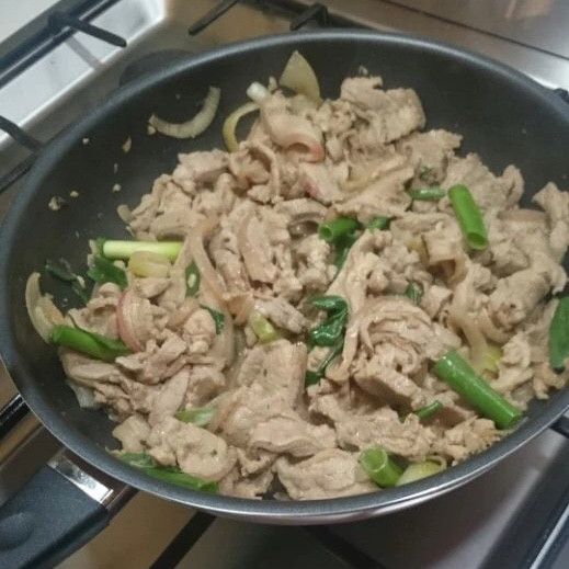 快速上桌好下飯~味噌炒豬肉! (影片) : Huayra Chang一起做