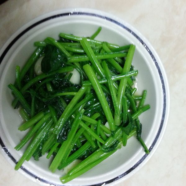 得意的一天橄欖油，炒波菜 : 謝淑雯一起做