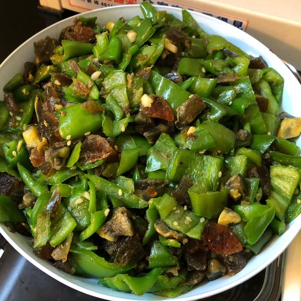 青椒炒皮蛋:廖嘉慧 一起做