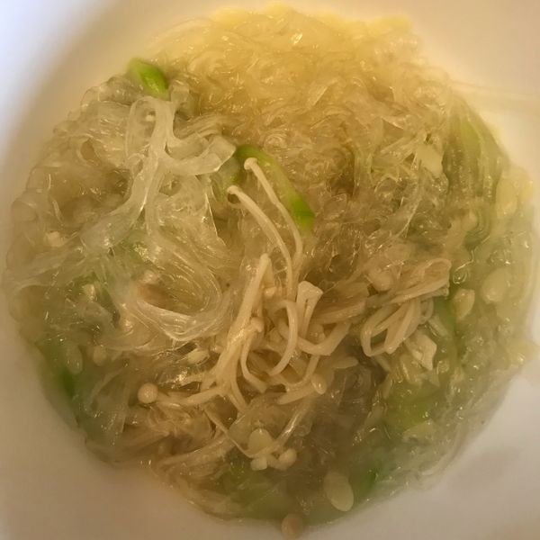 媽媽料理《蒜香絲瓜金針菇》 : Gina Sheng一起做