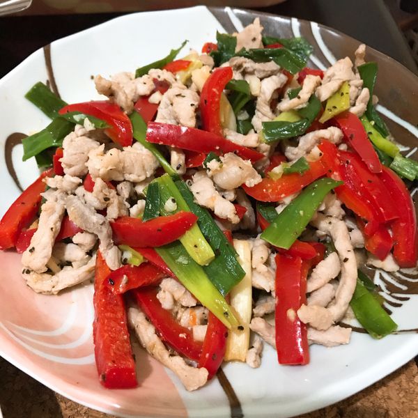 家常蔥爆豬肉絲：JEN💋 一起做