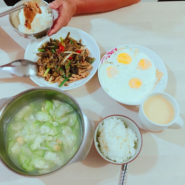 酸菜炒肉絲 : WeiWei Pan一起做