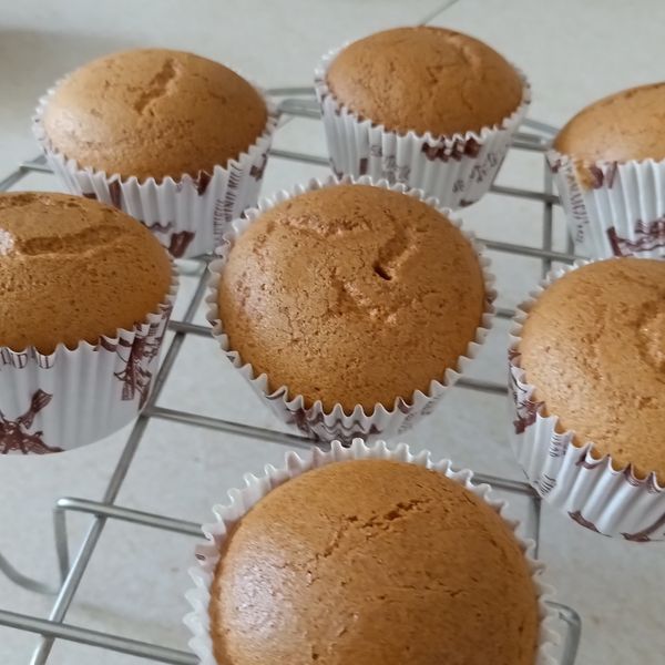 撞牆n次的戚風杯子蛋糕（附失敗案例分析） : 張小欣一起做