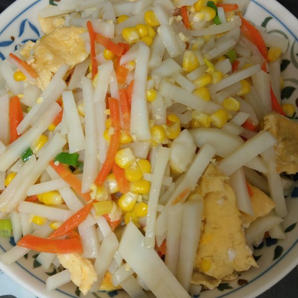 玉米馬鈴薯炒蛋～ : Ya Ting Tsai一起做