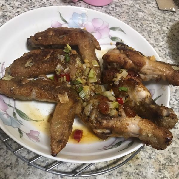 免炸椒鹽雞翅~美味下酒菜:qube 一起做