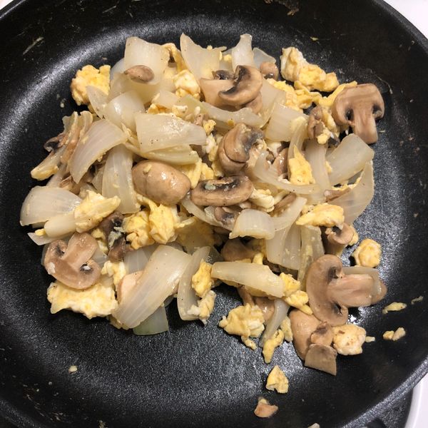 黑胡椒洋蔥蘑菇炒蛋 : 宋家榆一起做
