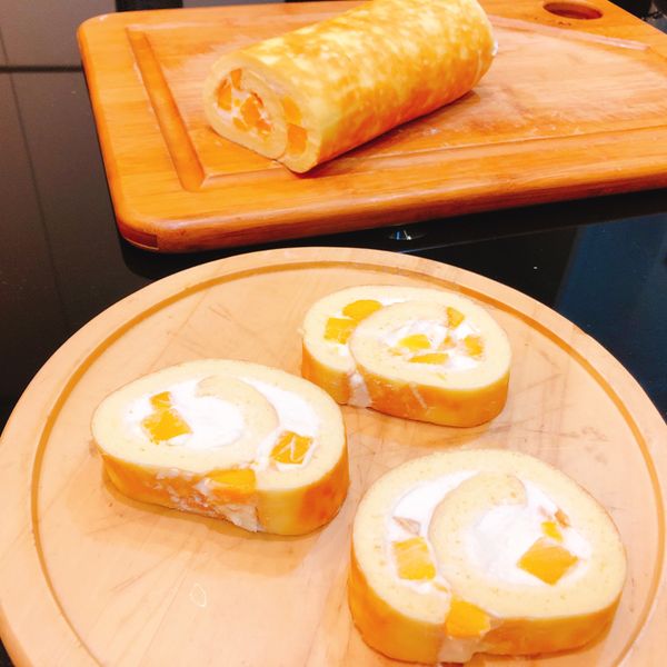 草莓可爾必思生乳捲 : Yi-Ju Chen一起做