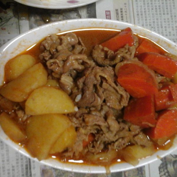 【妮小娜隨性煮】馬鈴薯燉肉：Mickey Zhang 一起做